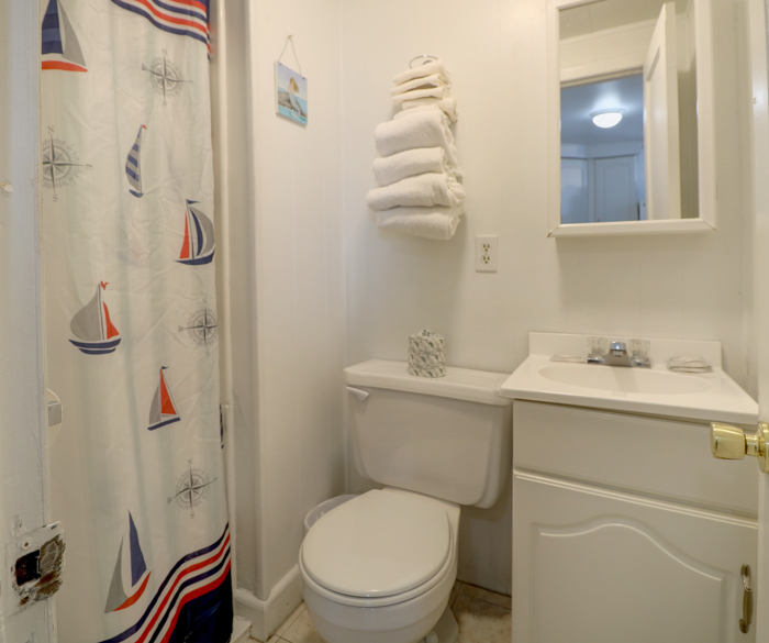 Oceanfront Kitchen 2nd Floor Bath With Shower